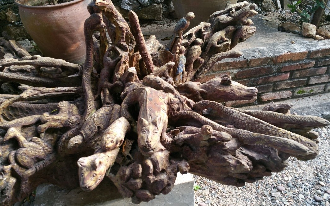 animaux sculptés sur bois